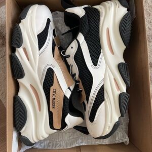 Steve Madden Sneakers